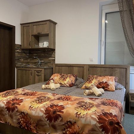 Hotel Herman Рихнов над Кнежноу Екстериор снимка