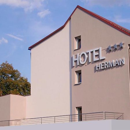 Hotel Herman Рихнов над Кнежноу Екстериор снимка