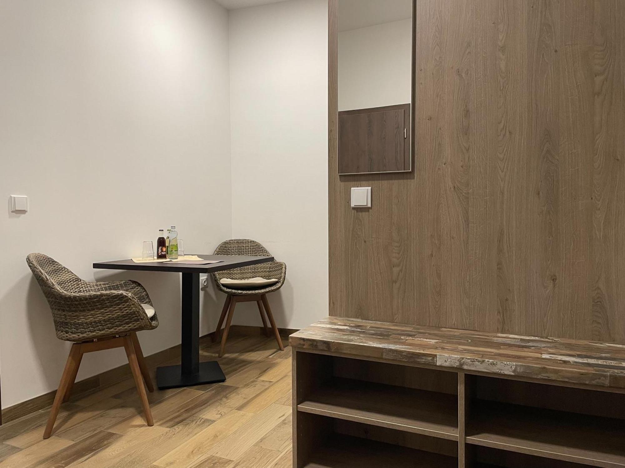 Hotel Herman Рихнов над Кнежноу Екстериор снимка