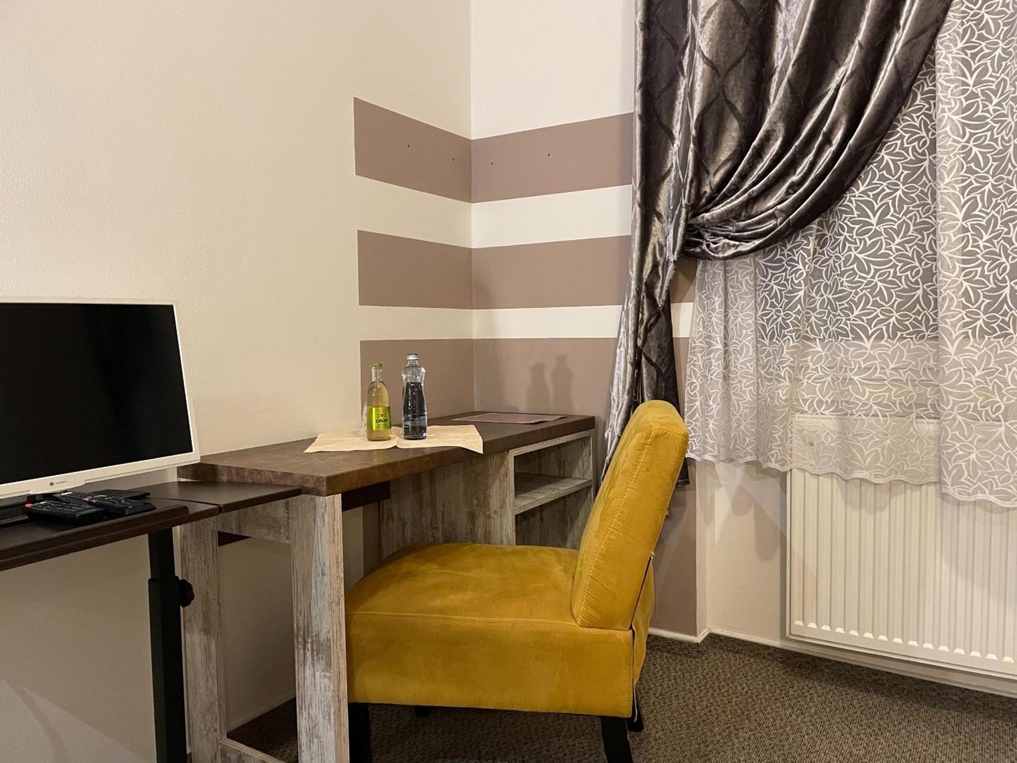 Hotel Herman Рихнов над Кнежноу Екстериор снимка