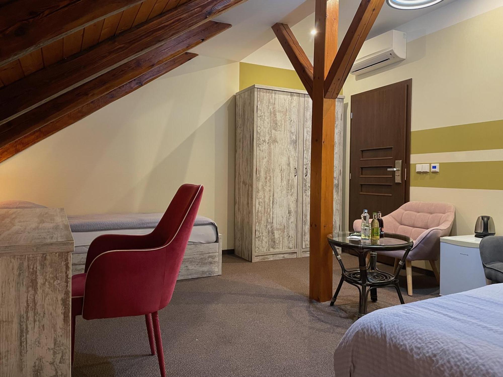 Hotel Herman Рихнов над Кнежноу Екстериор снимка
