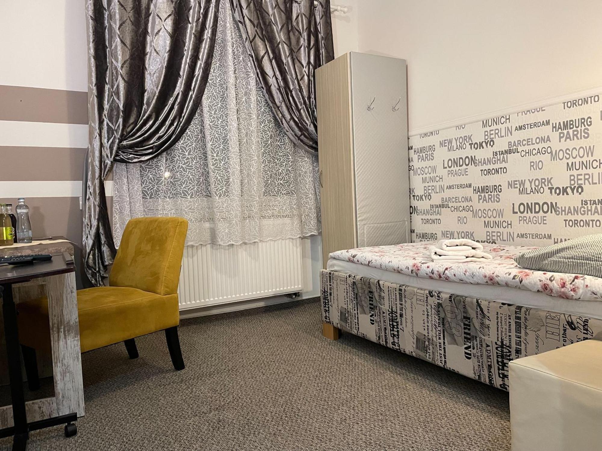 Hotel Herman Рихнов над Кнежноу Екстериор снимка