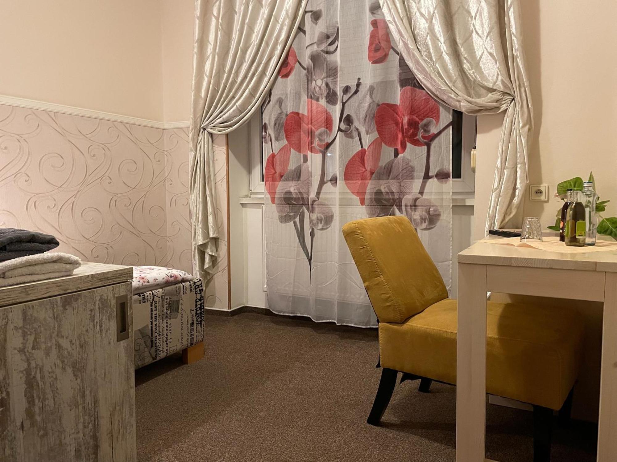 Hotel Herman Рихнов над Кнежноу Екстериор снимка