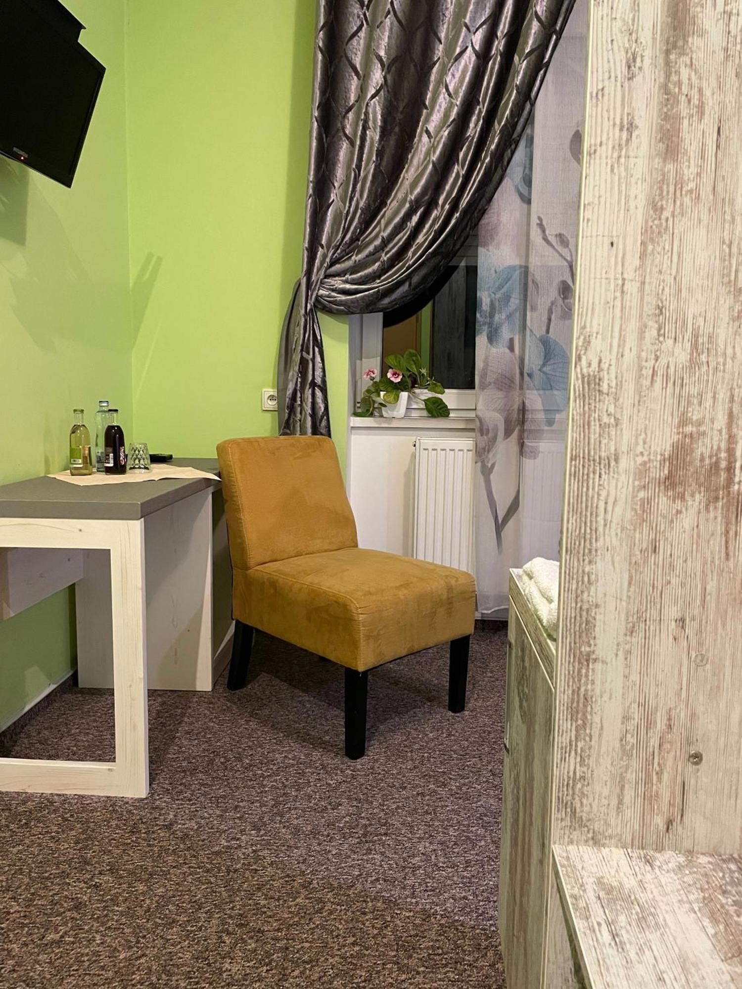 Hotel Herman Рихнов над Кнежноу Екстериор снимка
