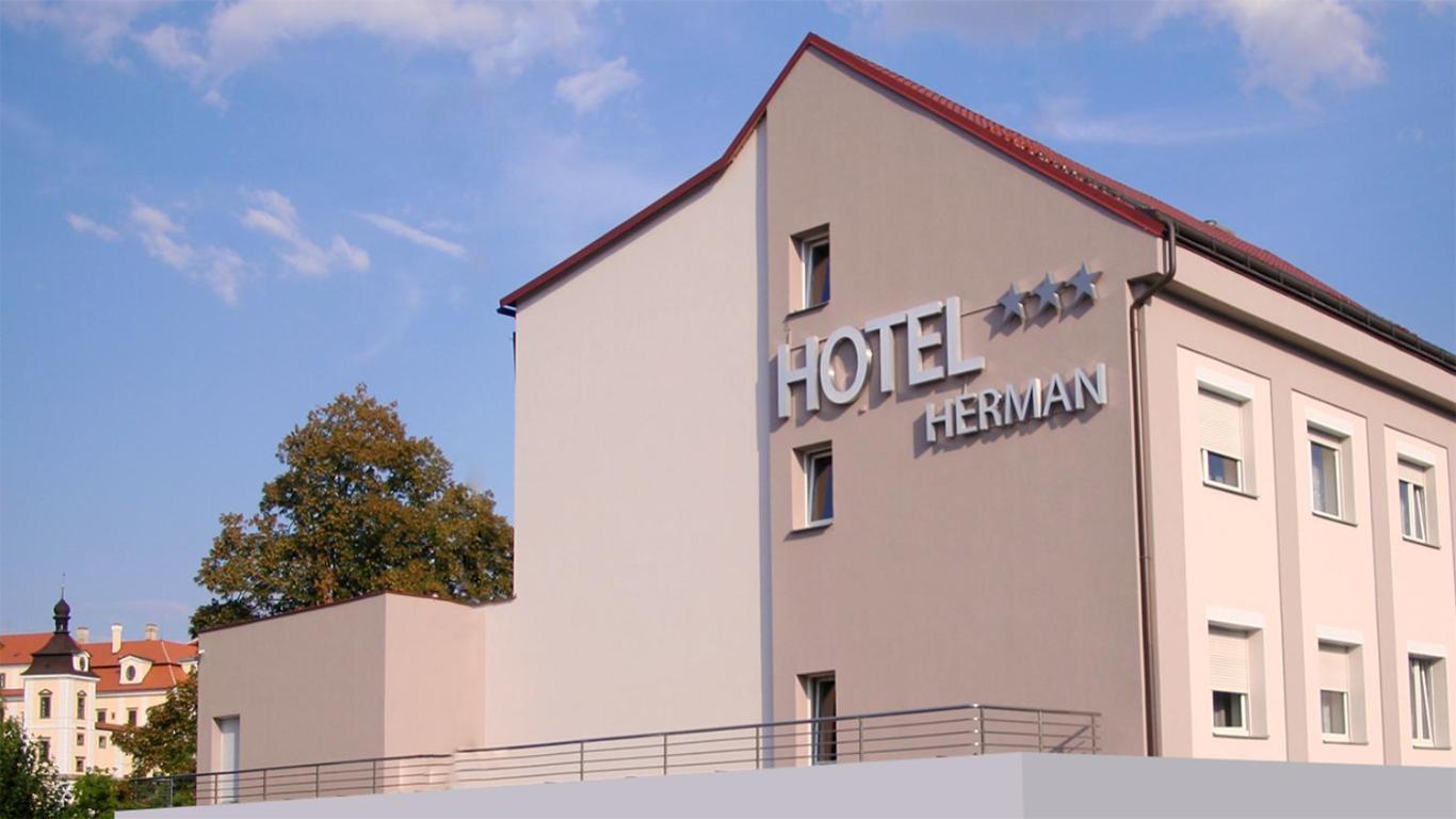 Hotel Herman Рихнов над Кнежноу Екстериор снимка